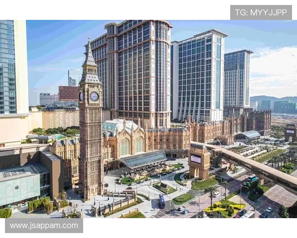 欣赏澳门伦敦人图片中的传统服饰与现代建筑共同构筑的城市风貌